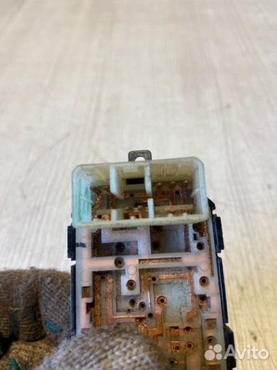 Блок управления зеркалами Kia Rio 3