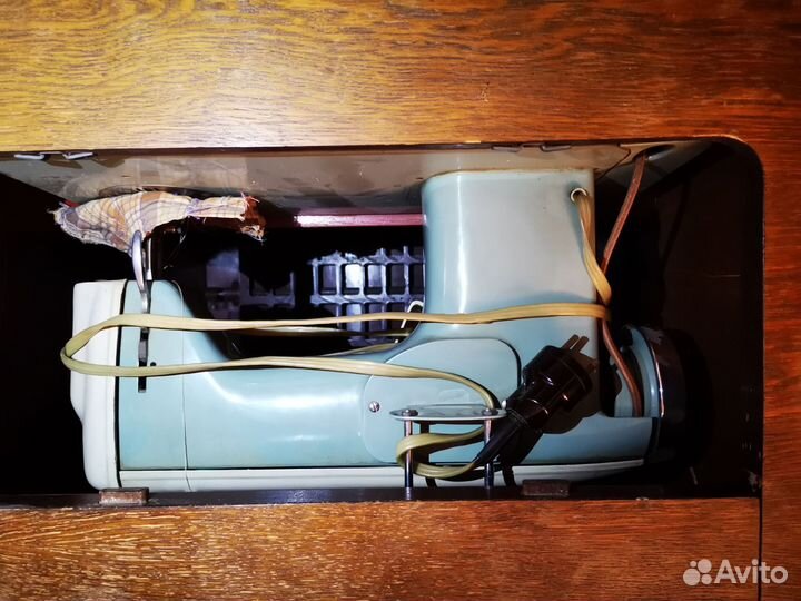 Механическая швейная машина Лада LADA 238