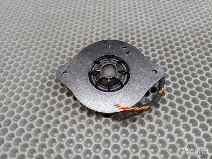 Динамик на торпедо Audi Q5 / A4 / A5 / S5