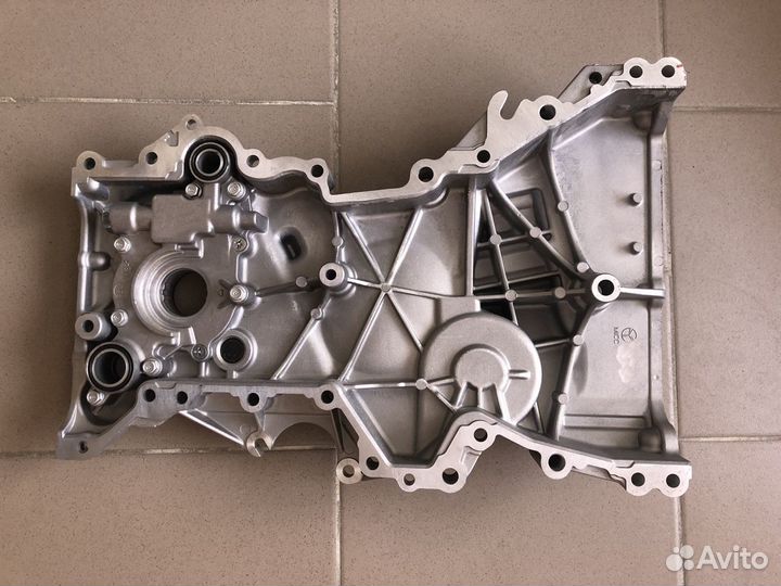 Новая Крышка грм с насосом G4NA