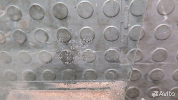 Стекло боковой двери Subaru Forester (S11), 2004