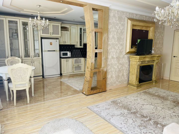 2-к. квартира, 85 м², 1/8 эт.