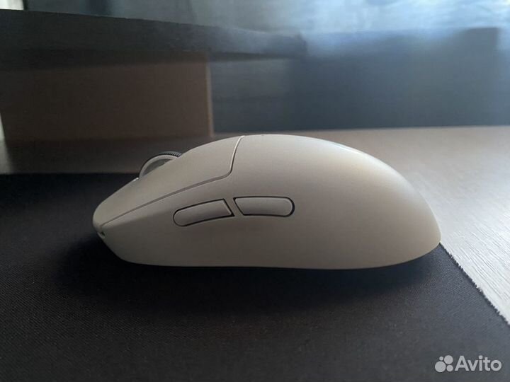 Logitech g pro superlight white