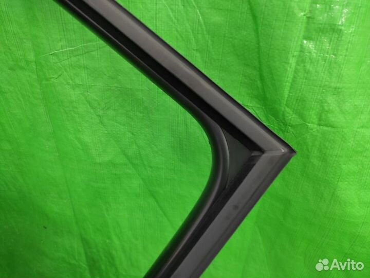 Рамка двери прав. зад. Volkswagen Touareg