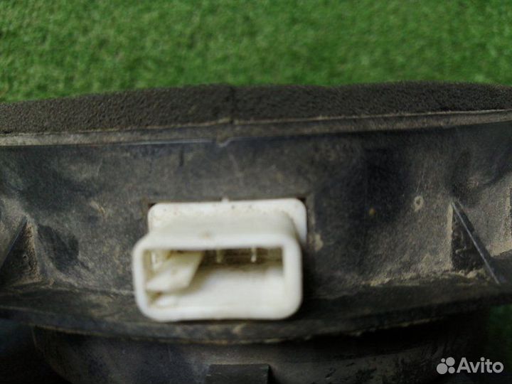 Динамик задний правый Toyota Corolla E120 хэтчбек