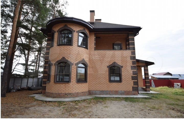 Дом 160 м² на участке 8 сот.