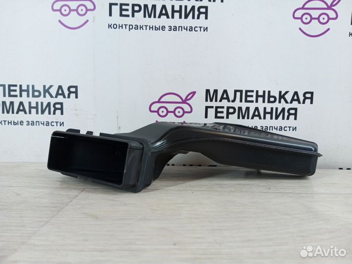 Водосток планки обтекателя (жабо) лев. BMW 8