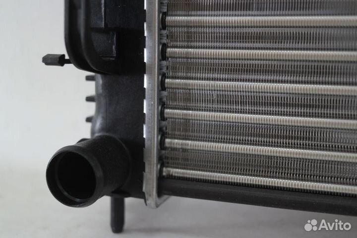 Радиатор охлаждения Лада Веста 15
