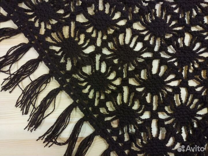 Шаль вязаная крючком (коричневая, бежевая, зелена)