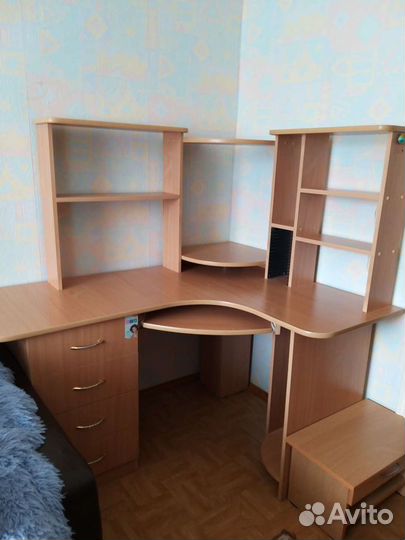 Компьютерный стол