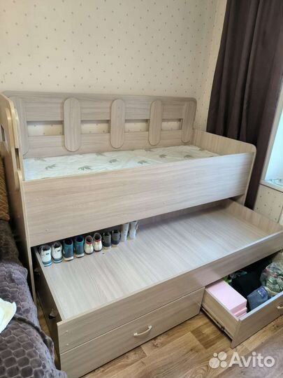 Двухъярусная кровать