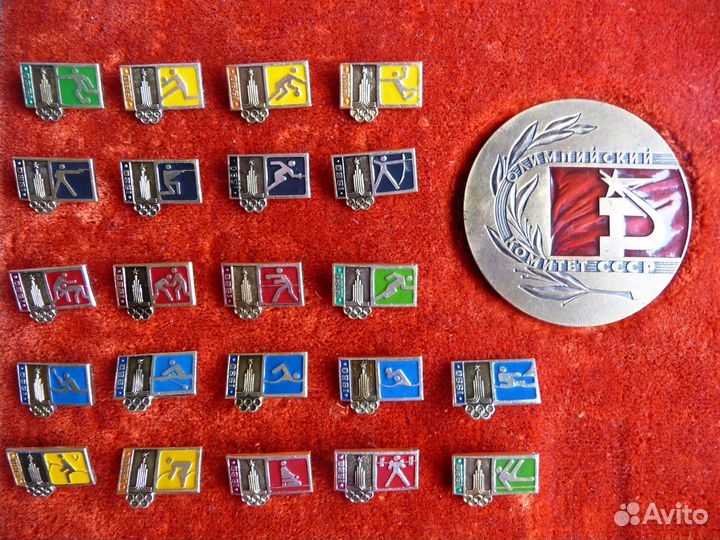 Набор значков и памятная медаль Олимпиада 1980 г