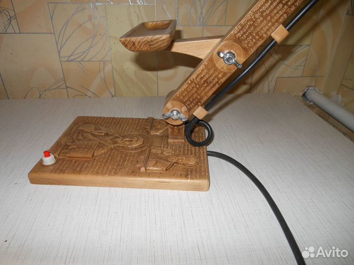 Лампа настольная из дерева