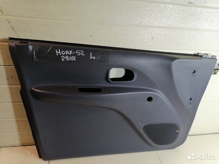 Обшивка двери передняя левая Toyota Lite Ace Noah