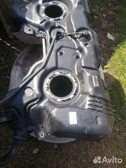 Бензобак Volkswagen Tiguan 2.0