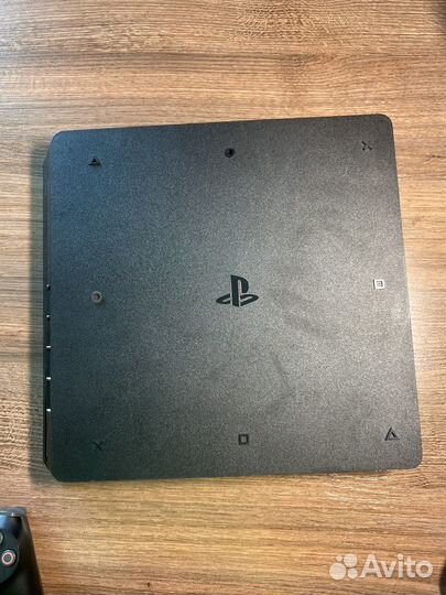 Sony PS4 Slim 1TB + 2 геймпада