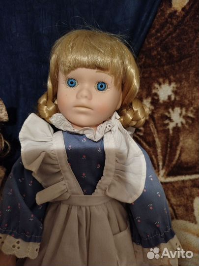 Кукла фарфоровая