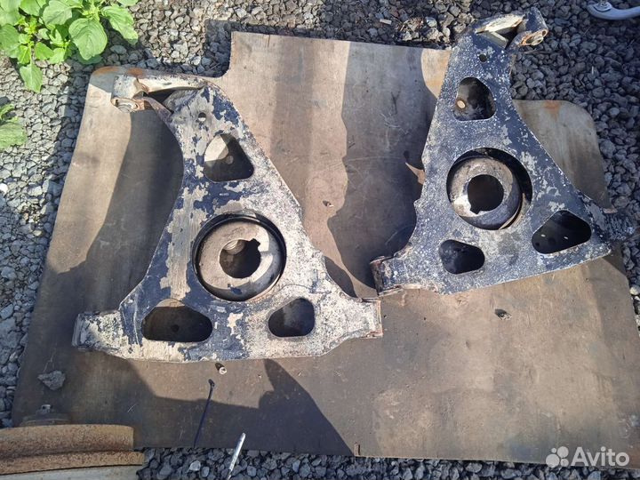 Рычаг задний нижний Peugeot 607