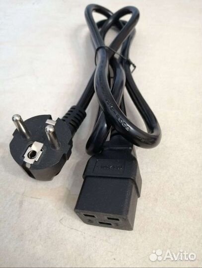 Кабель для компьютера