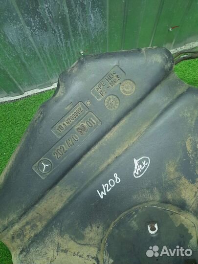 Бензобак на Mercedes Clk w208