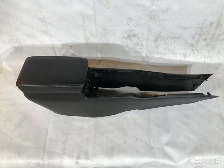 Подлокотник Acura TSX