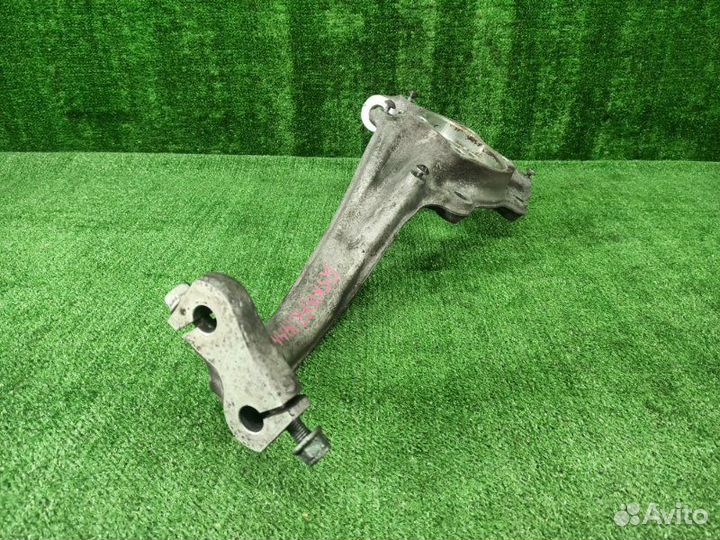 Кулак поворотный передний правый Audi Q5 8R