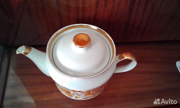 Чашки разные, заварочный чайник, стаканы СССР