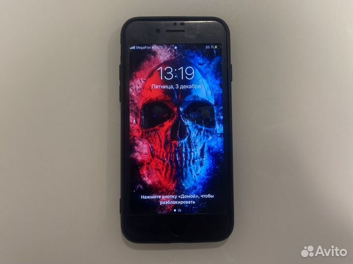 Телефон iPhone 7