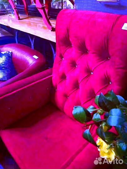 Кресло-трон красное
