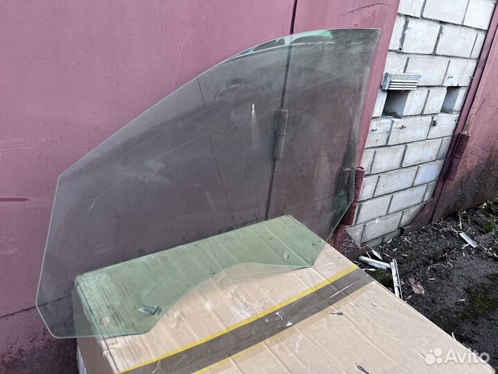 Боковое стекло правой передней двери бмв BMW 5 f10