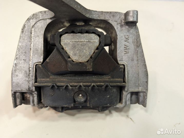 Опора двигателя правая Audi S3