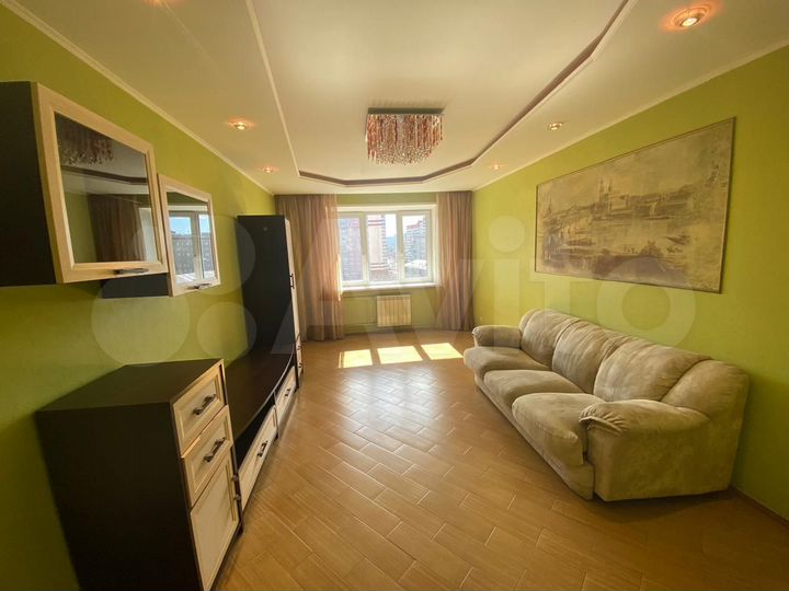 2-к. квартира, 80 м², 8/10 эт.
