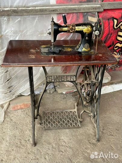 Швейная машина Singer