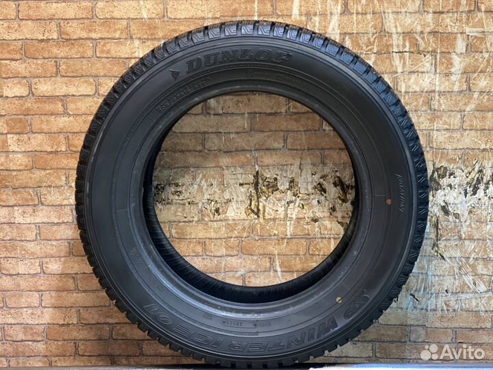 Dunlop SP Winter Ice 01 205/60 R16