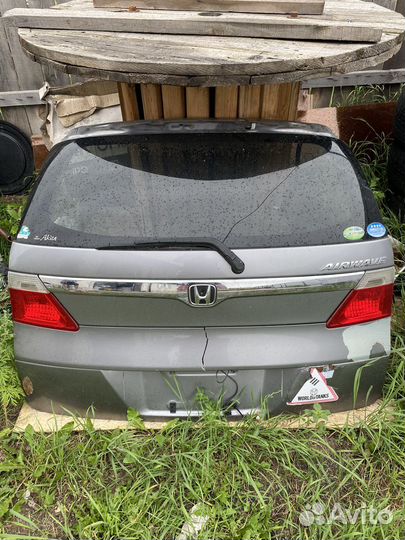 Задняя дверь багажника