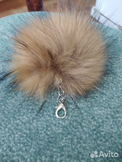 Помпон на замочке