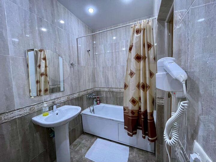 2-к. квартира, 77 м², 12/13 эт.