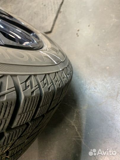 Yokohama Ice Guard IG60 215/55 R18 99Q