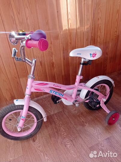 Велосипед для девочки + самокат в подарок