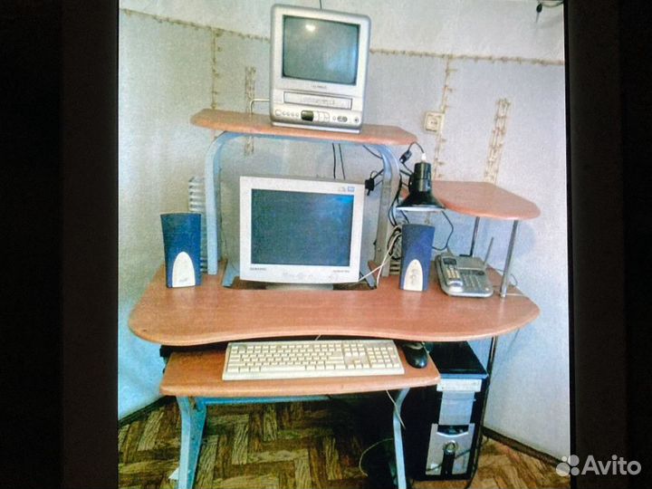 Компьютерный стол