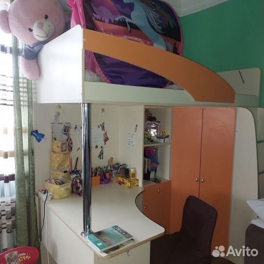 Кровать двухьярусная