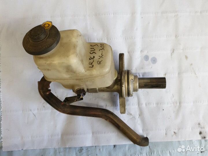 Главный тормозной цилиндр Lexsus RX300