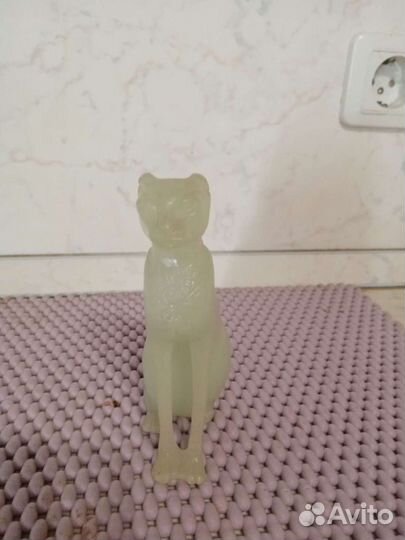 Фигурка нефритовой кошки