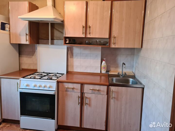 Кухонный гарнитур бу с мойкой