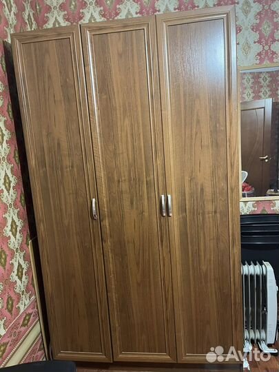 Шкаф распашной