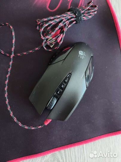 Игровая клавиатура, мышь и коврик