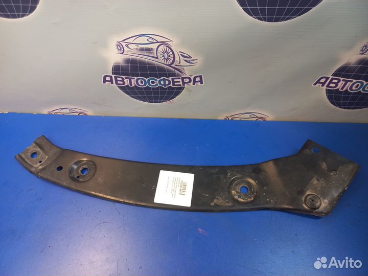 Распорка панели радиатора правая верхняя VW Tiguan