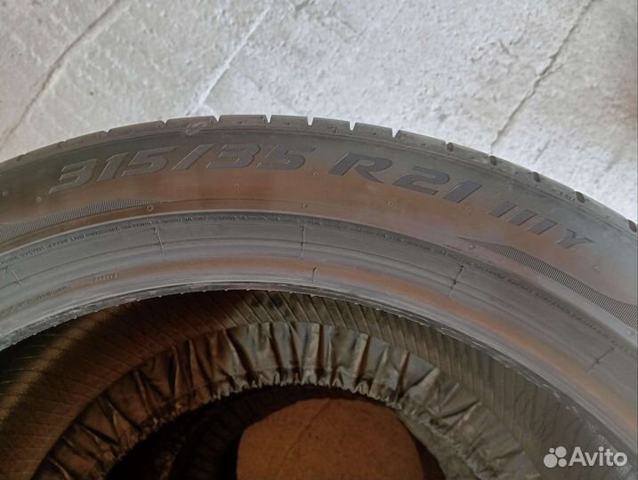 Pirelli P Zero 275/40 R21 и 315/35 R21 107Y
