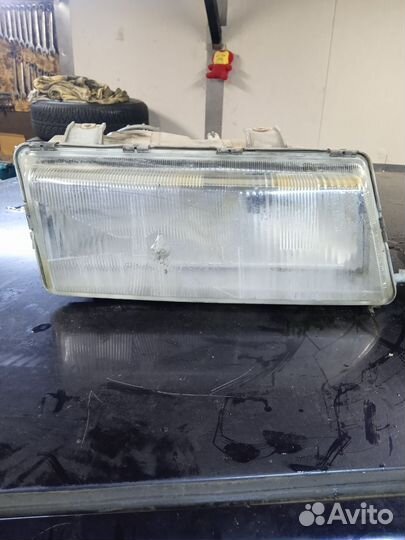 Корпус правой фары Сааб 9000