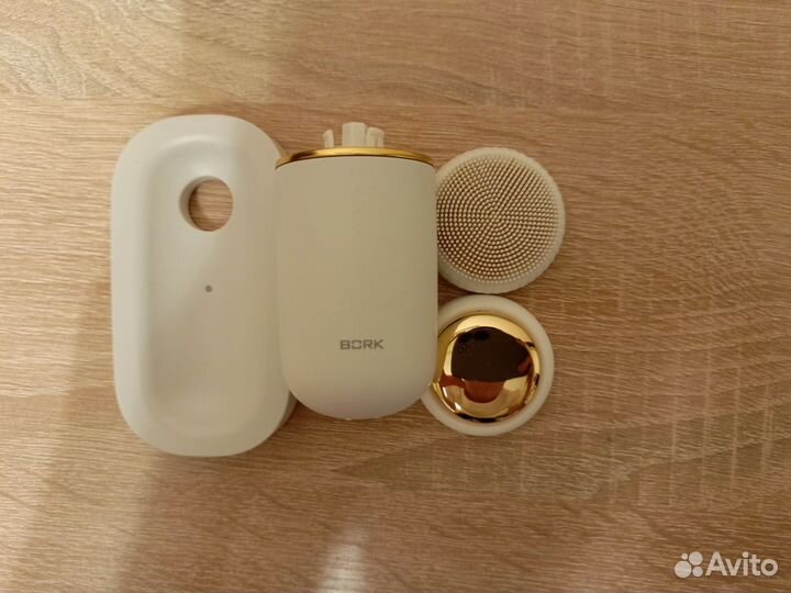 Мультичастотная щётка для лица Bork